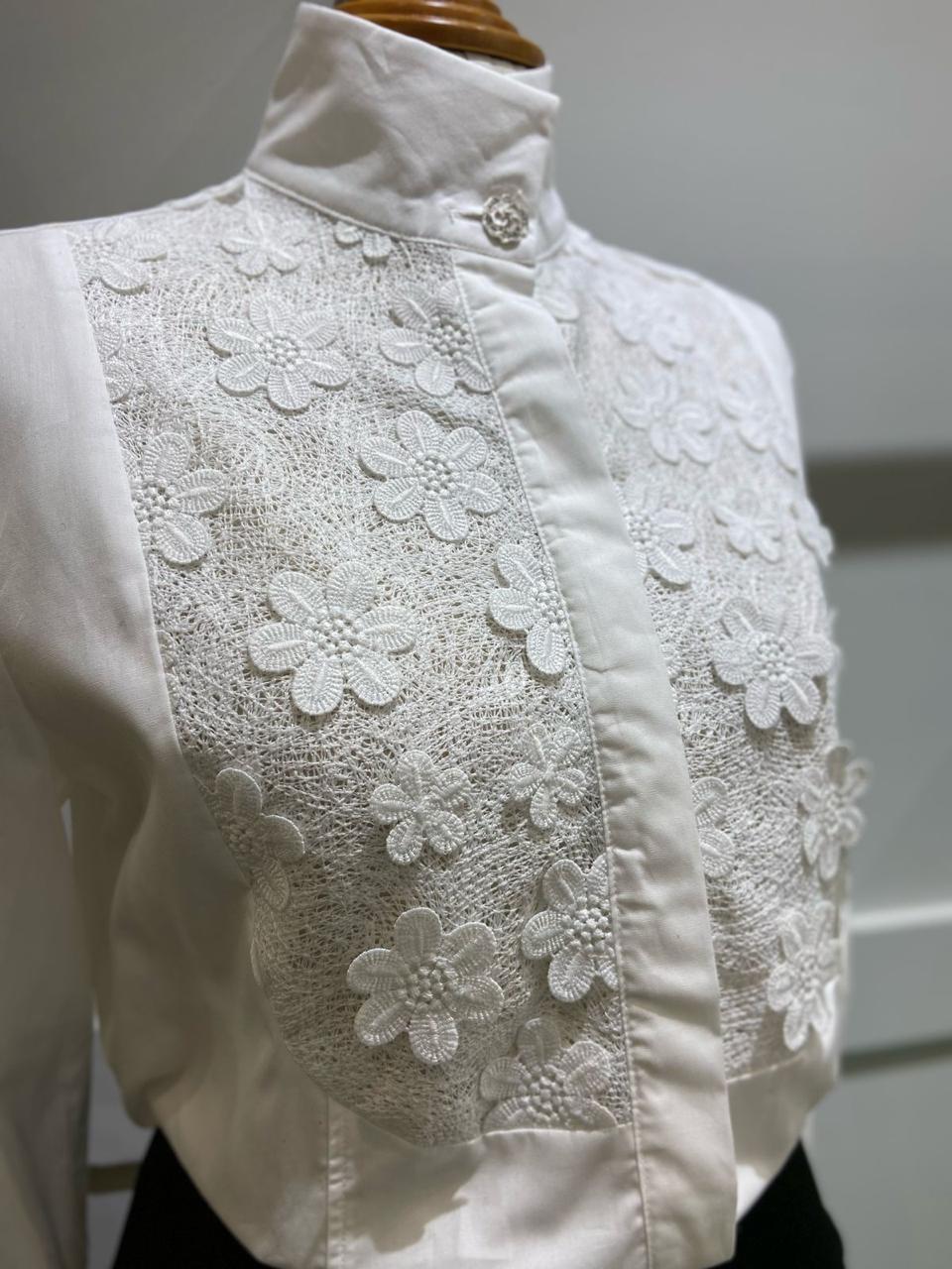 Camisa Lalibela Rafaela Off Flor 3D