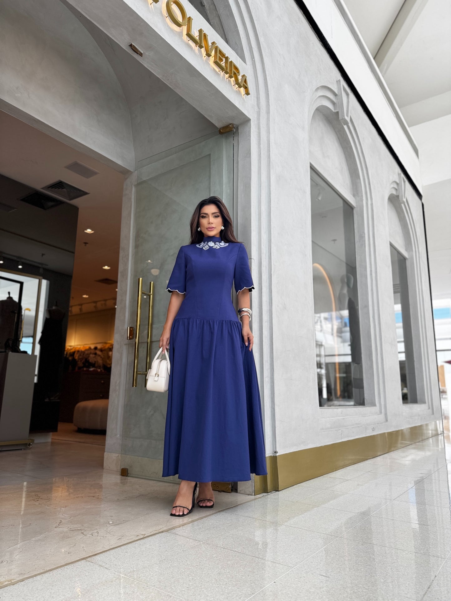 Vestido Amarante Midi Bordado Azul