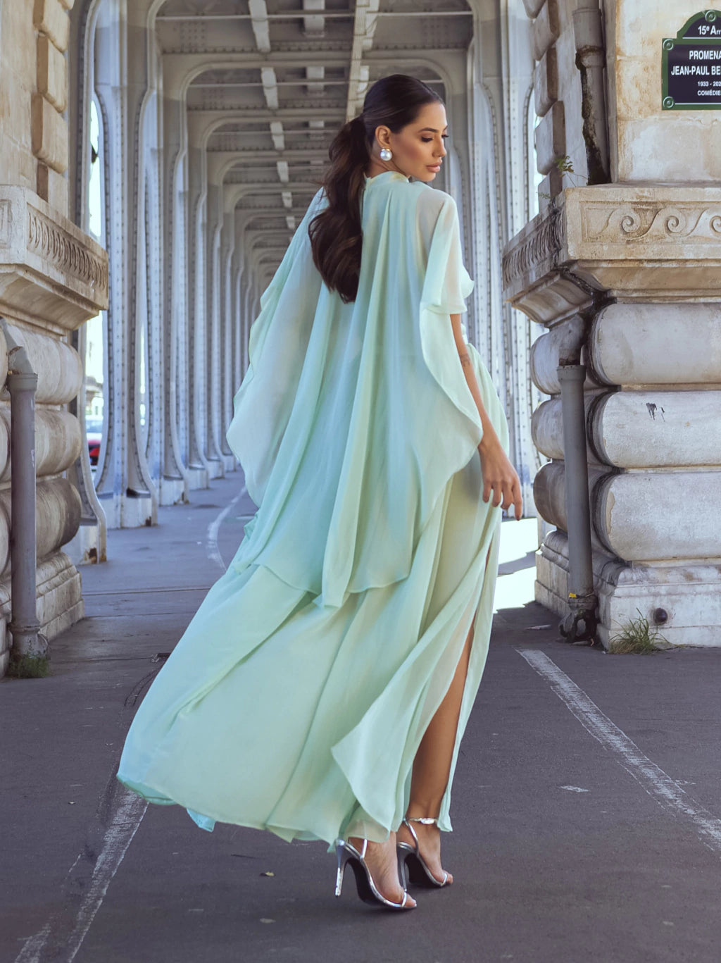 Vestido luzia fazzolli chiffon capa longo verde claro