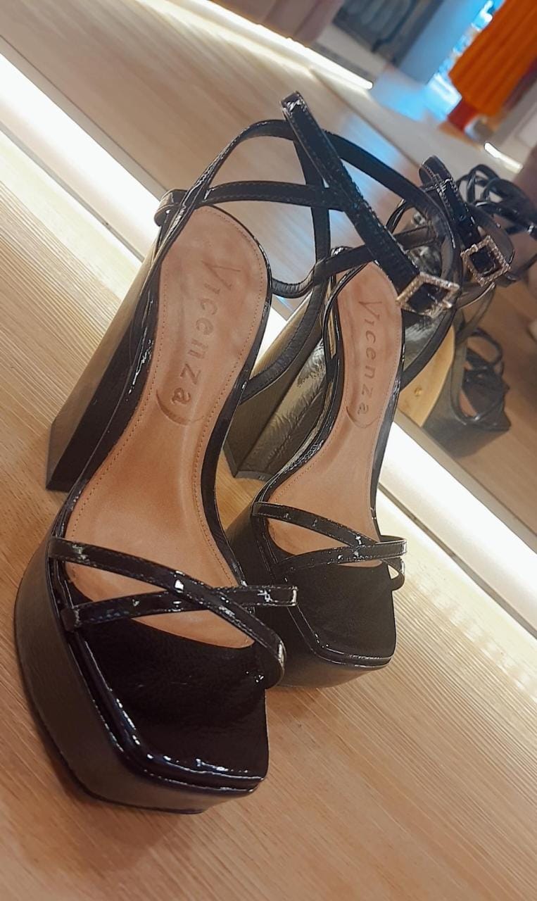 Sandalia Vicenza Verniz Preto
