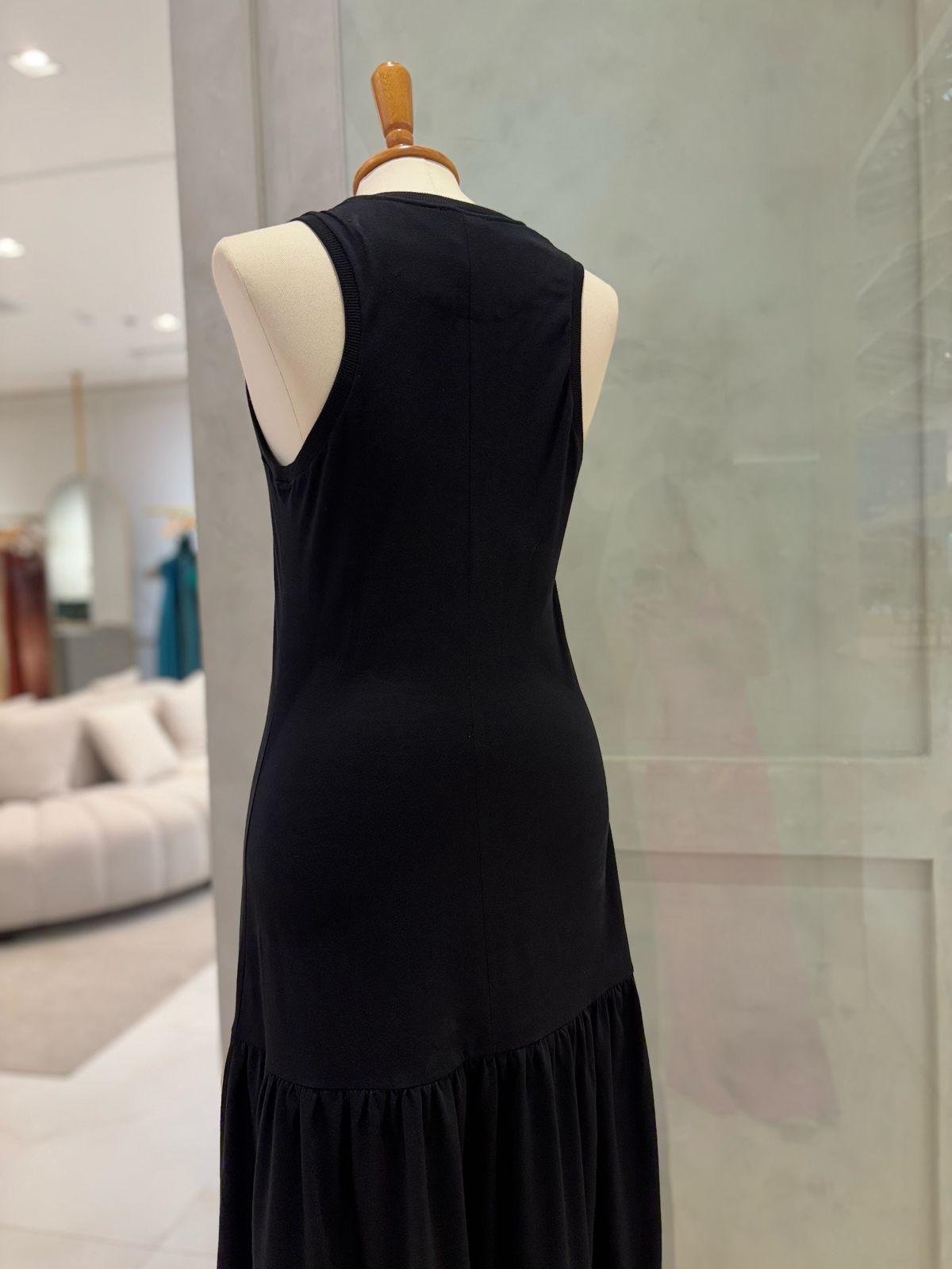 Vestido Elanova Nahiara Preto