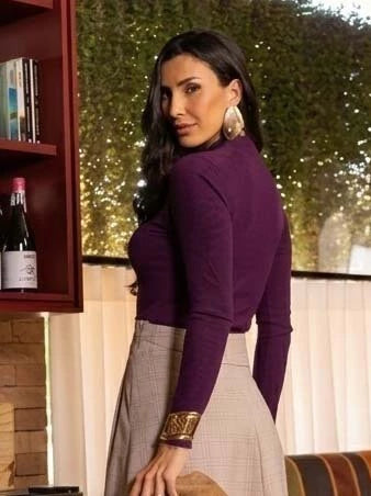 BLUSA LUZIA FAZZOLLI CANELADA GOLA ALTA UVA
