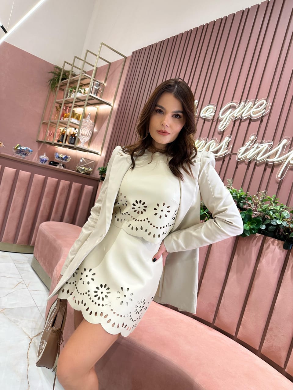 Conjunto Lily Belle Carla Creme – Cláudia Oliveira