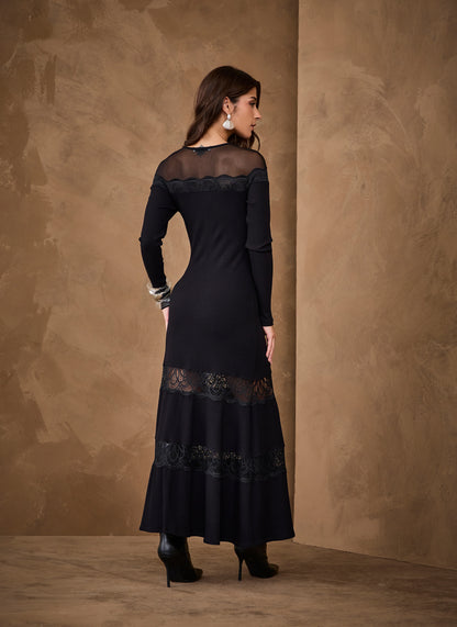 VESTIDO ARTSY MIDI KIARA PRETO