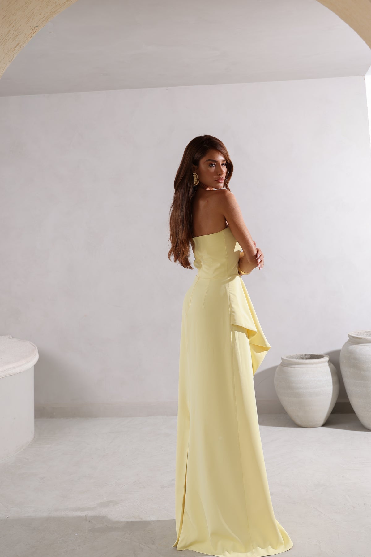 VESTIDO AMICCI LONGO COM CAPA OMBRO A OMBRO