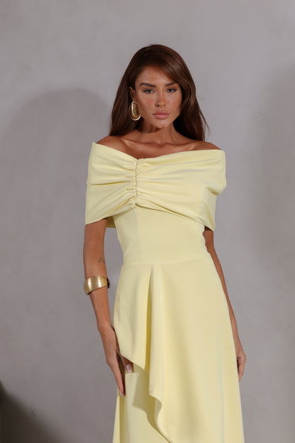 VESTIDO AMICCI LONGO COM CAPA OMBRO A OMBRO