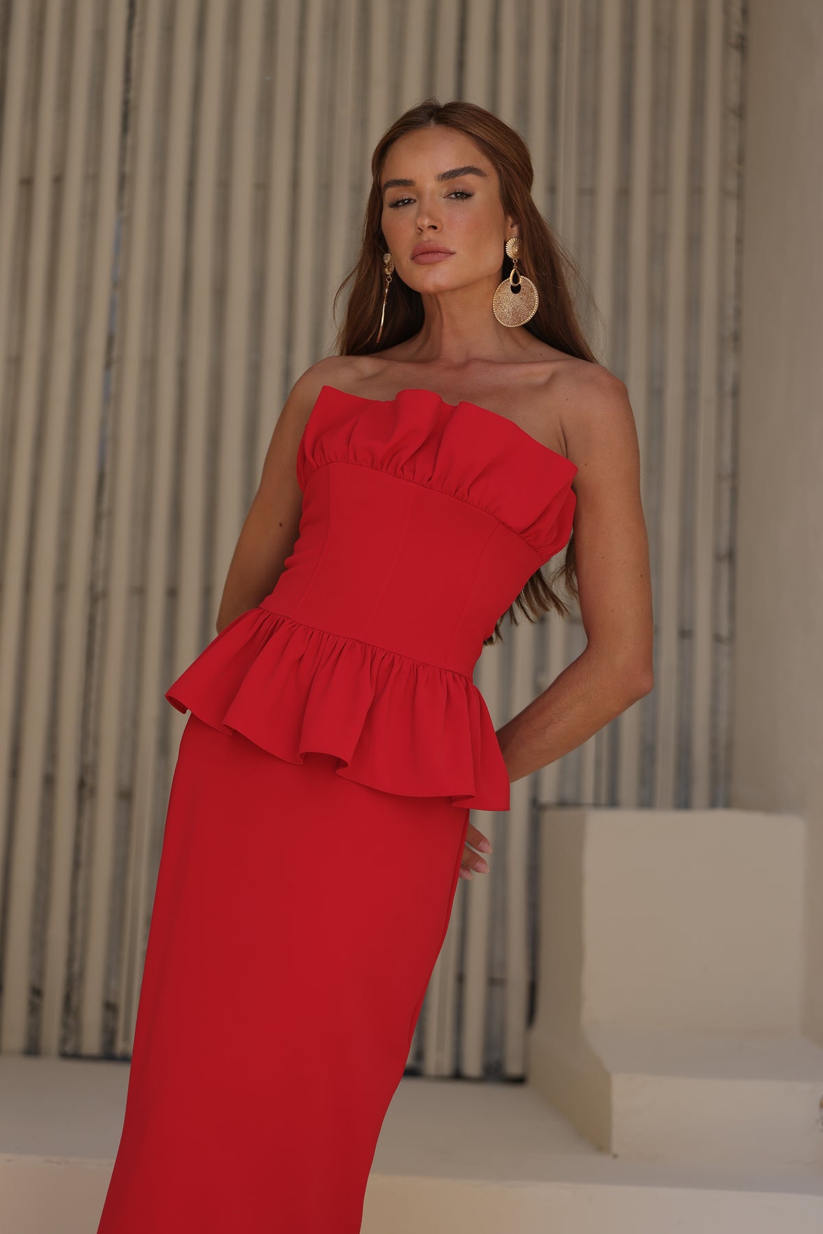 VESTIDO AMICCI LONGO DETALHE PEPLUM