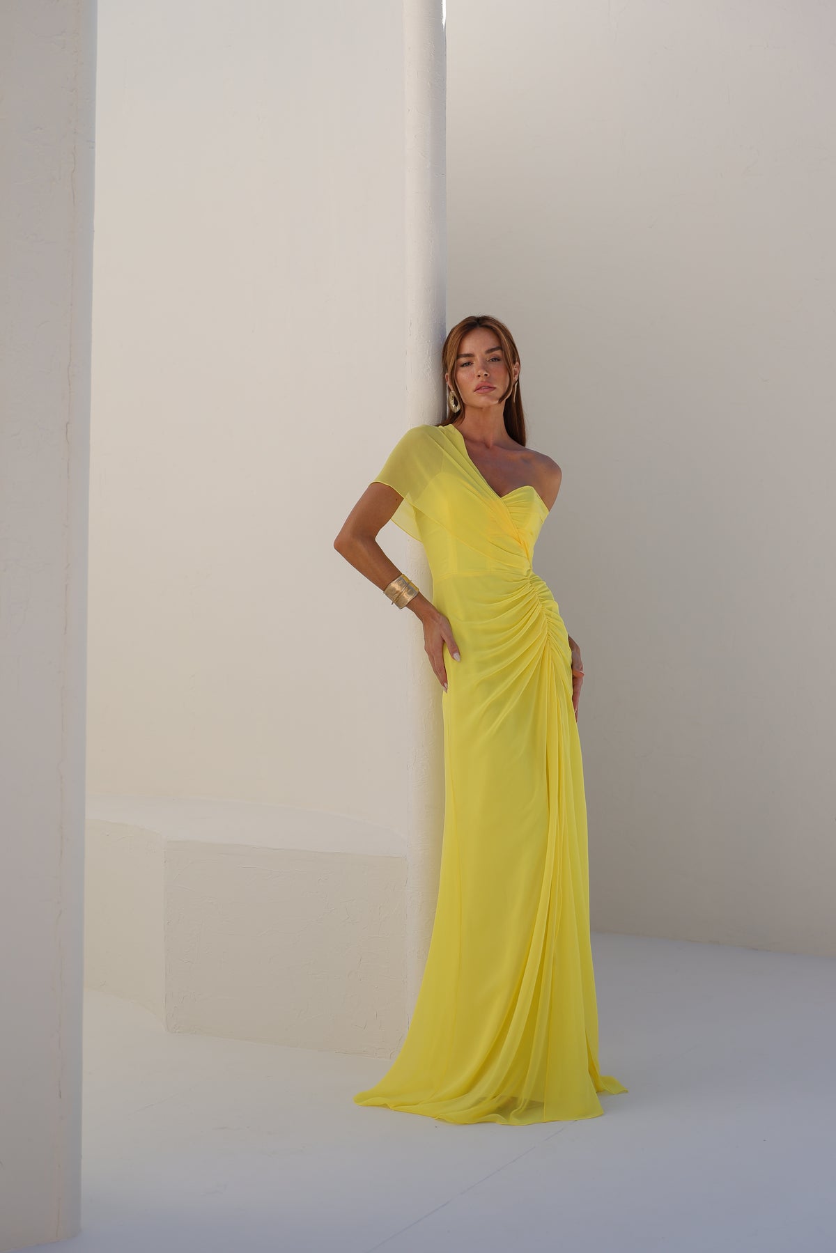 VESTIDO AMICCI LONGO OMBRO A OMBRO ASSIMÉTRICO