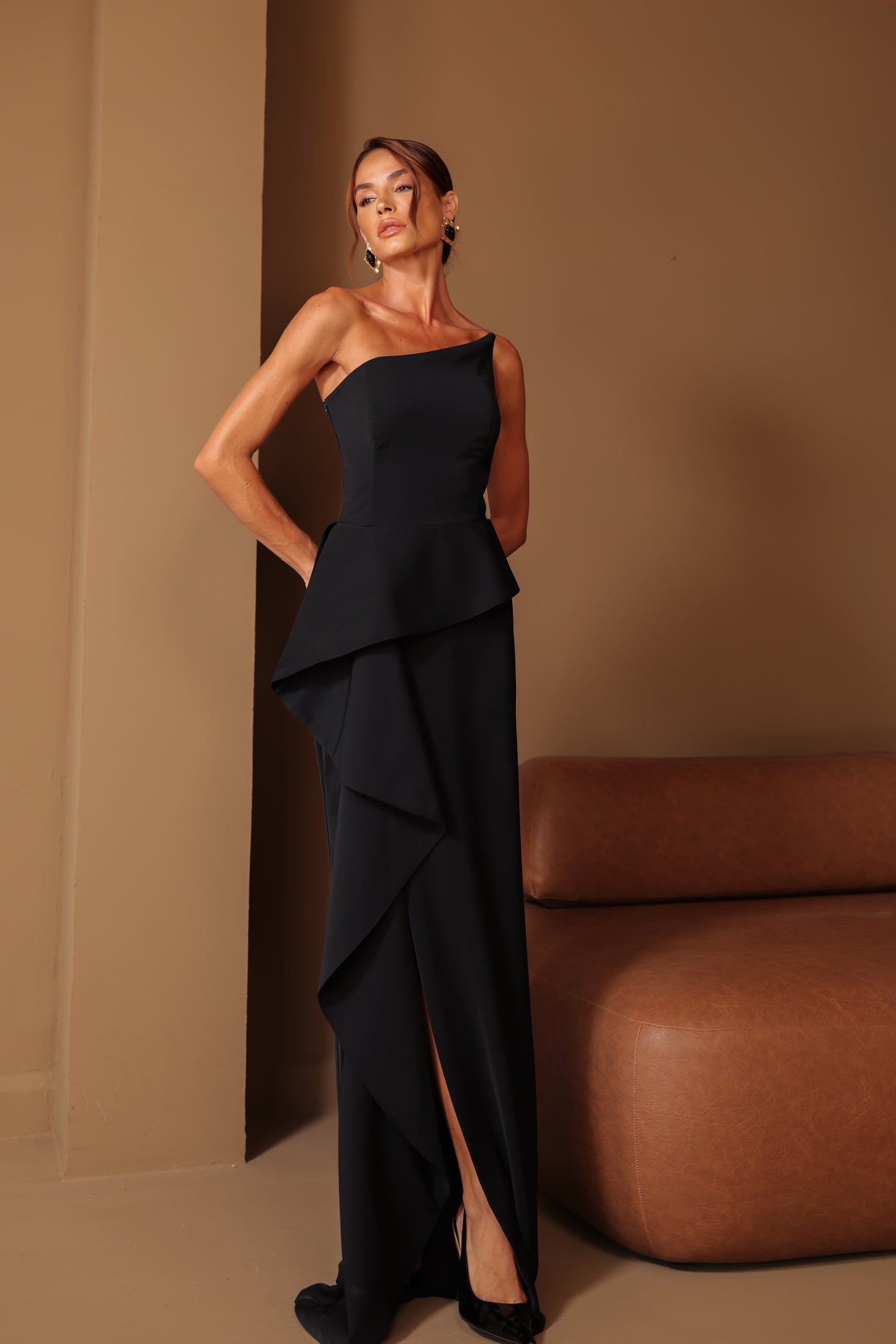 VESTIDO AMICCI ASSIMETRICO PRETO
