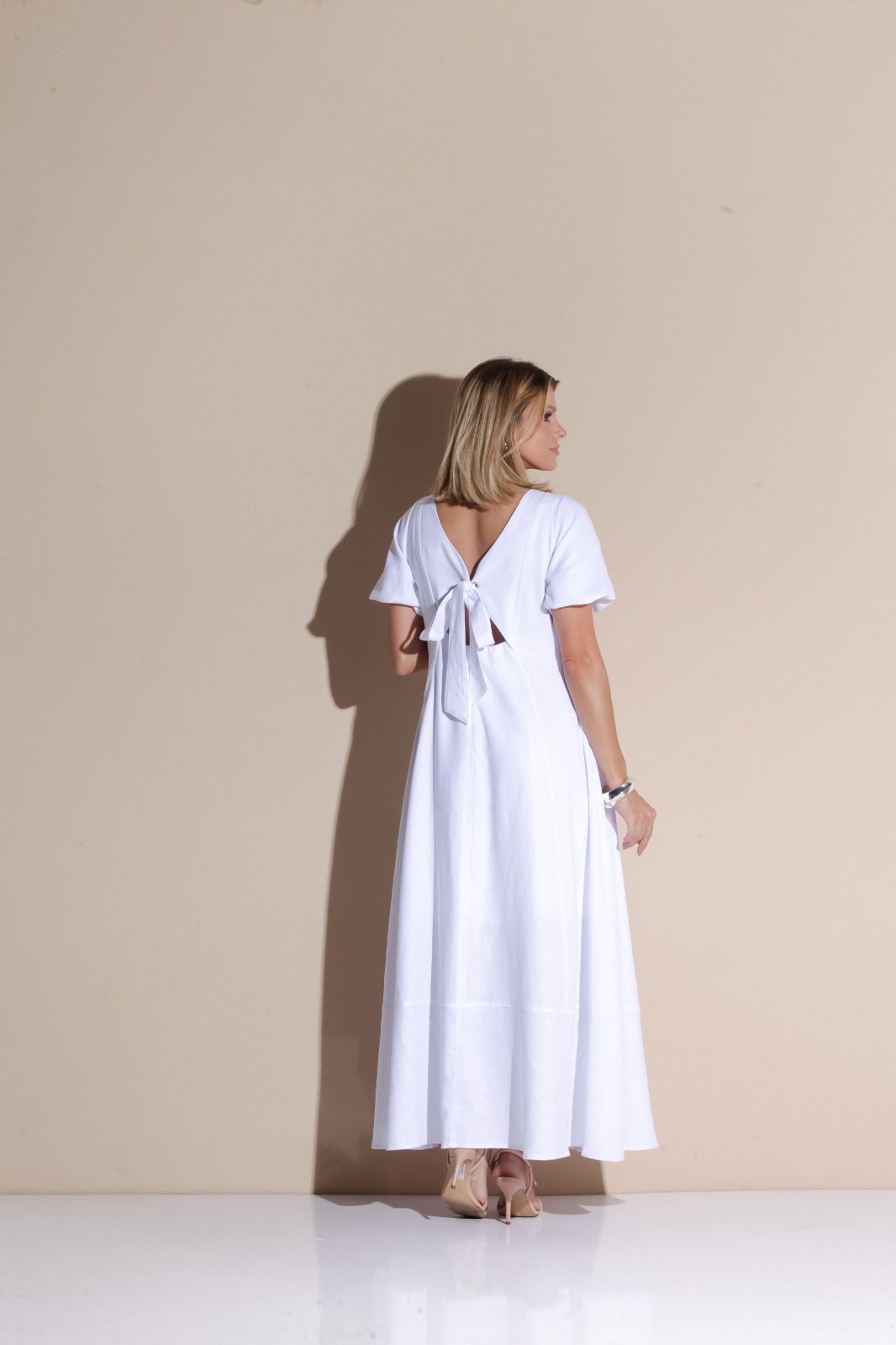 Vestido Anamês Marli Midi Laço Costas