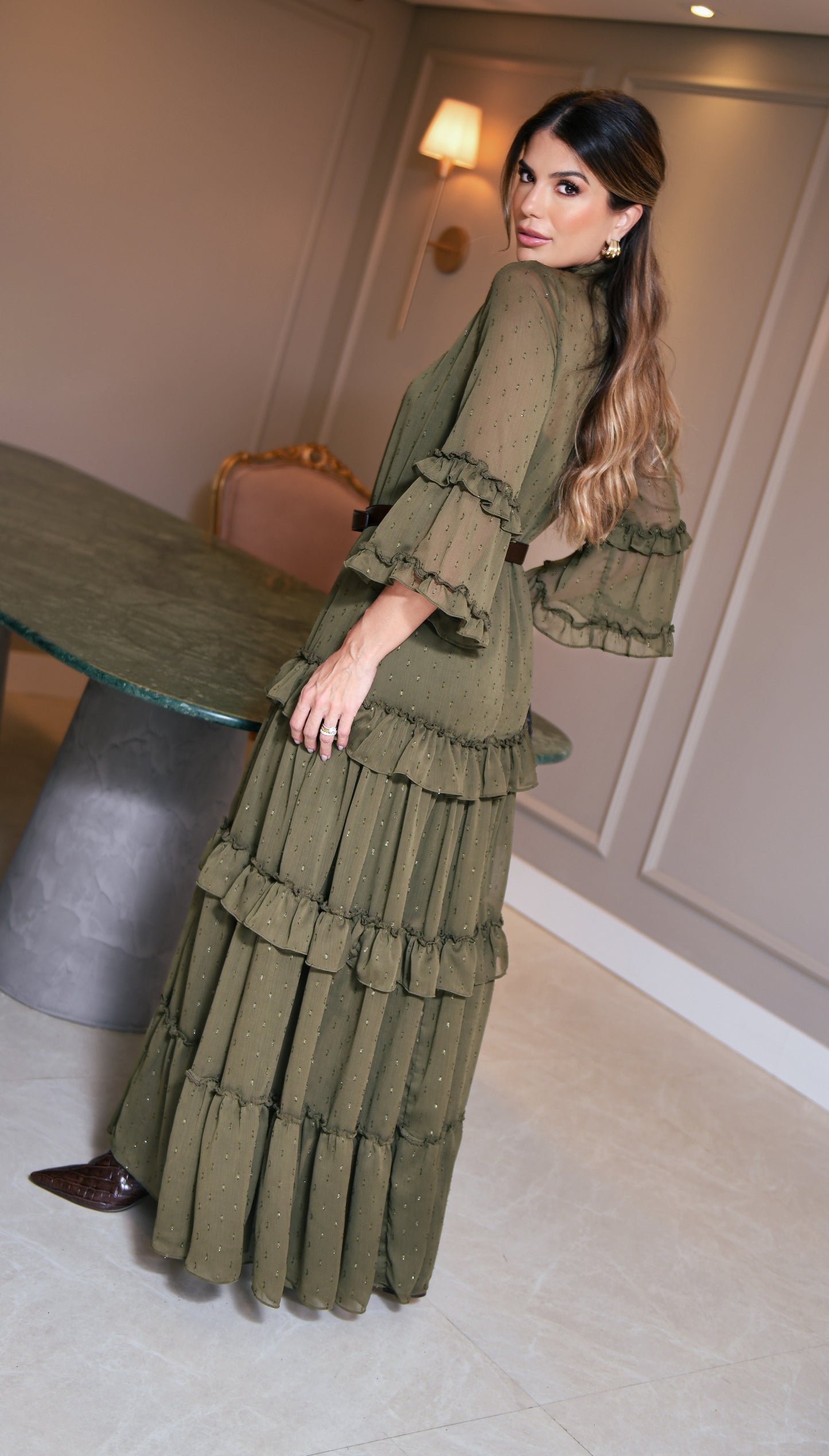 VESTIDO LUZIA FAZZOLLI CHIFF YORIO BABADO VERDE MUSGO