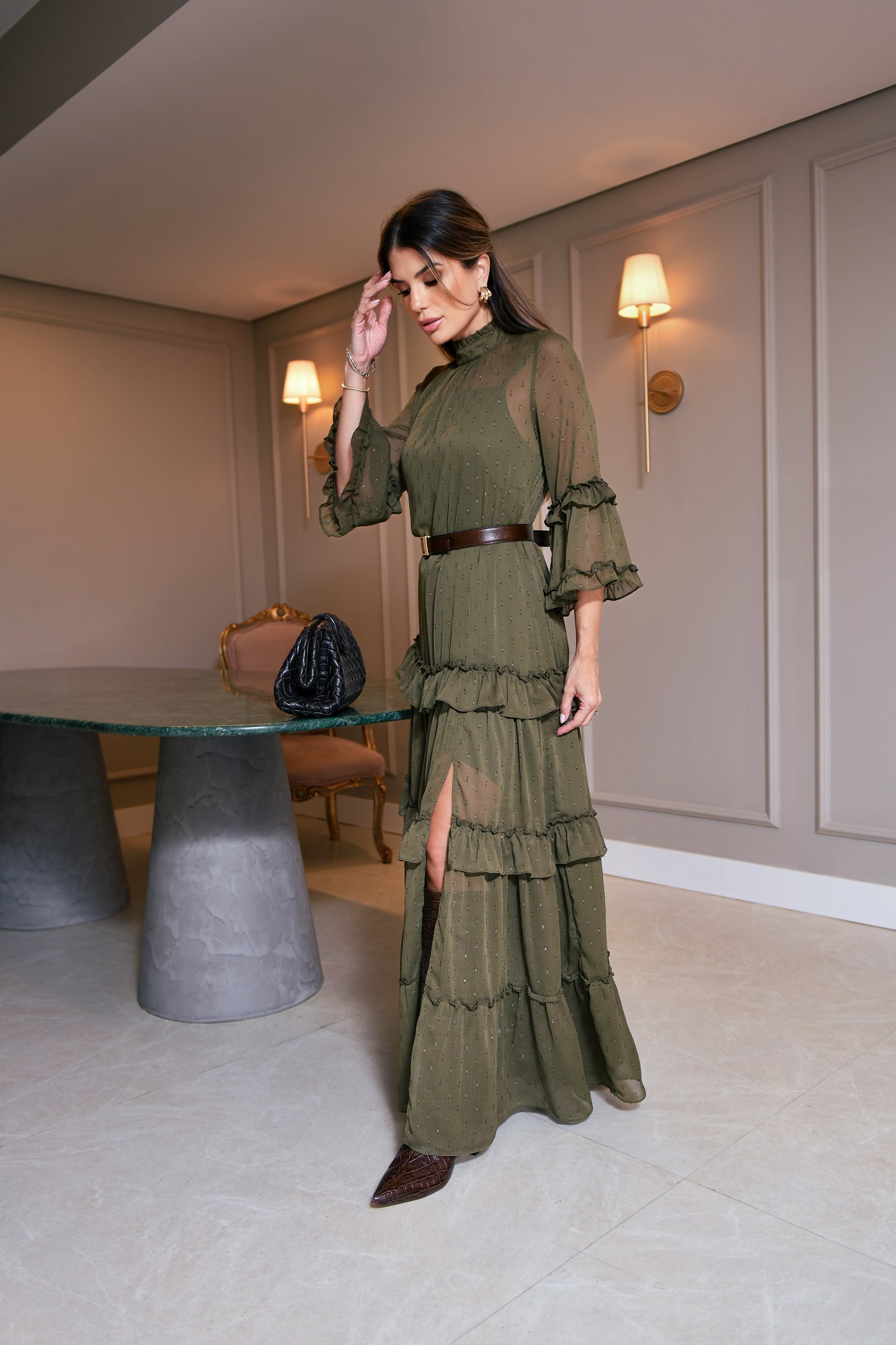 VESTIDO LUZIA FAZZOLLI CHIFF YORIO BABADO VERDE MUSGO