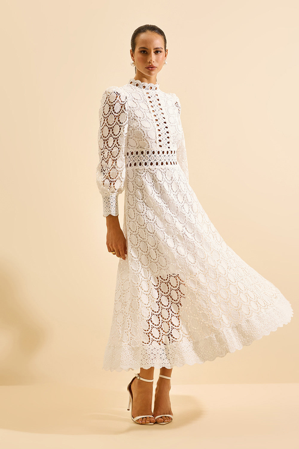 VESTIDO AVE RARA LOVELY LACE OFF WHITE