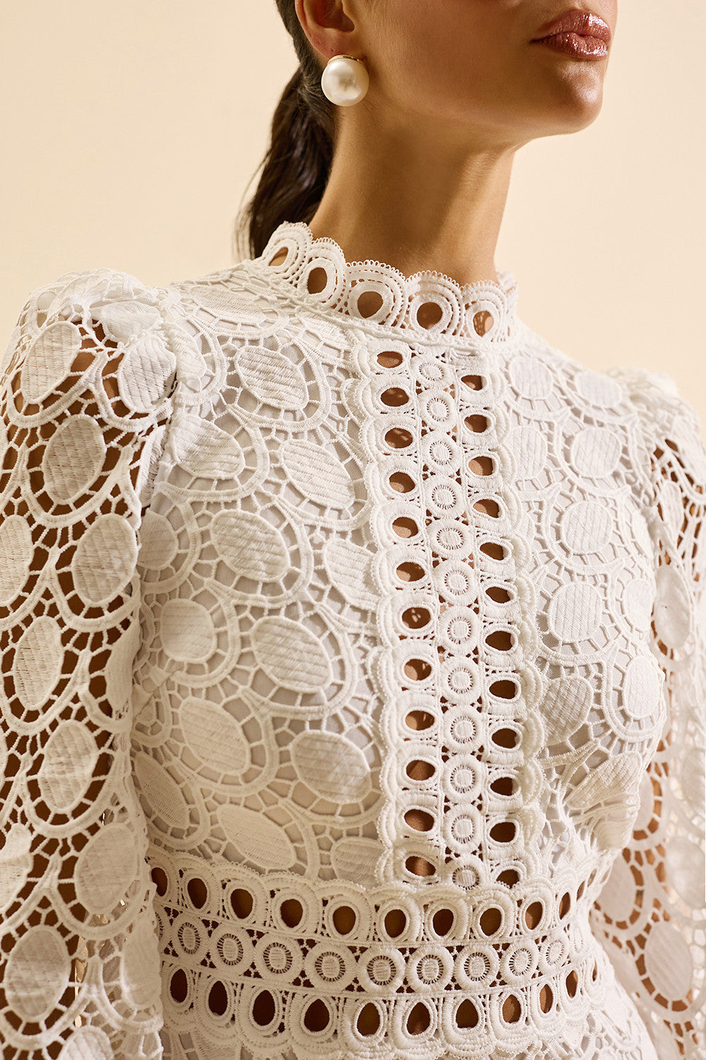 VESTIDO AVE RARA LOVELY LACE OFF WHITE